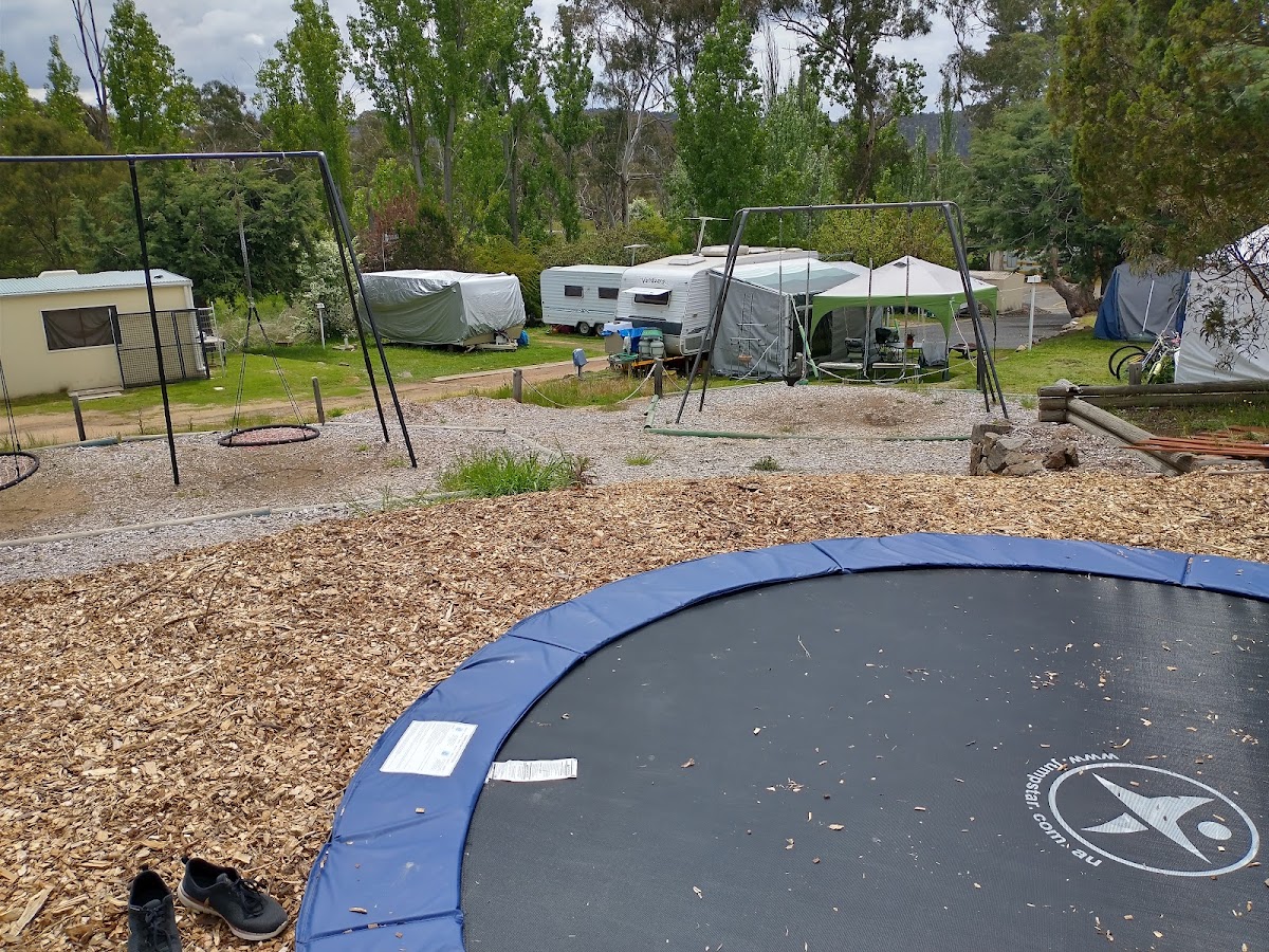 Cooma Snowy Mountains Tourist Park