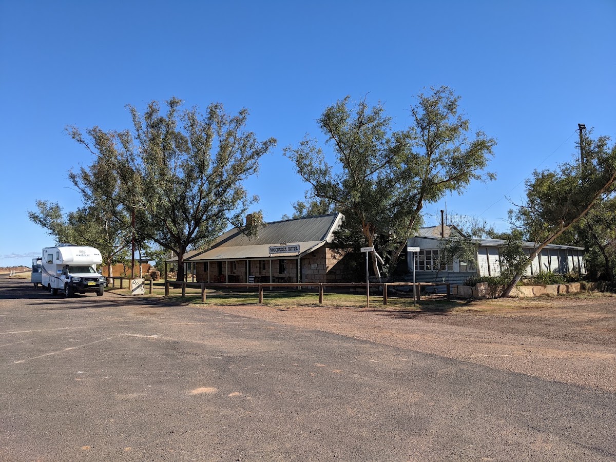 Noccundra Hall Camping - Prebook with pub