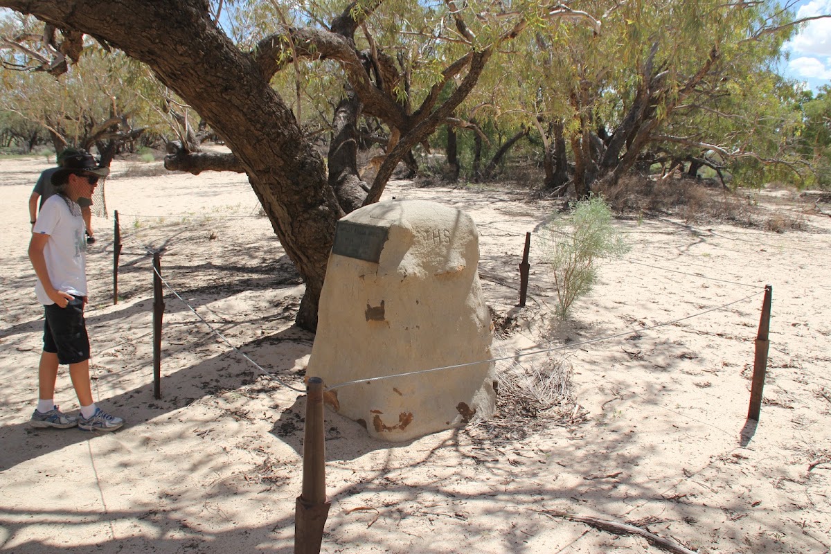 Burke's Grave Camp Area