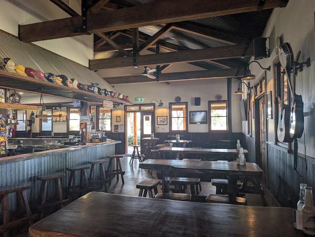 Mucka Pub Freecamp
