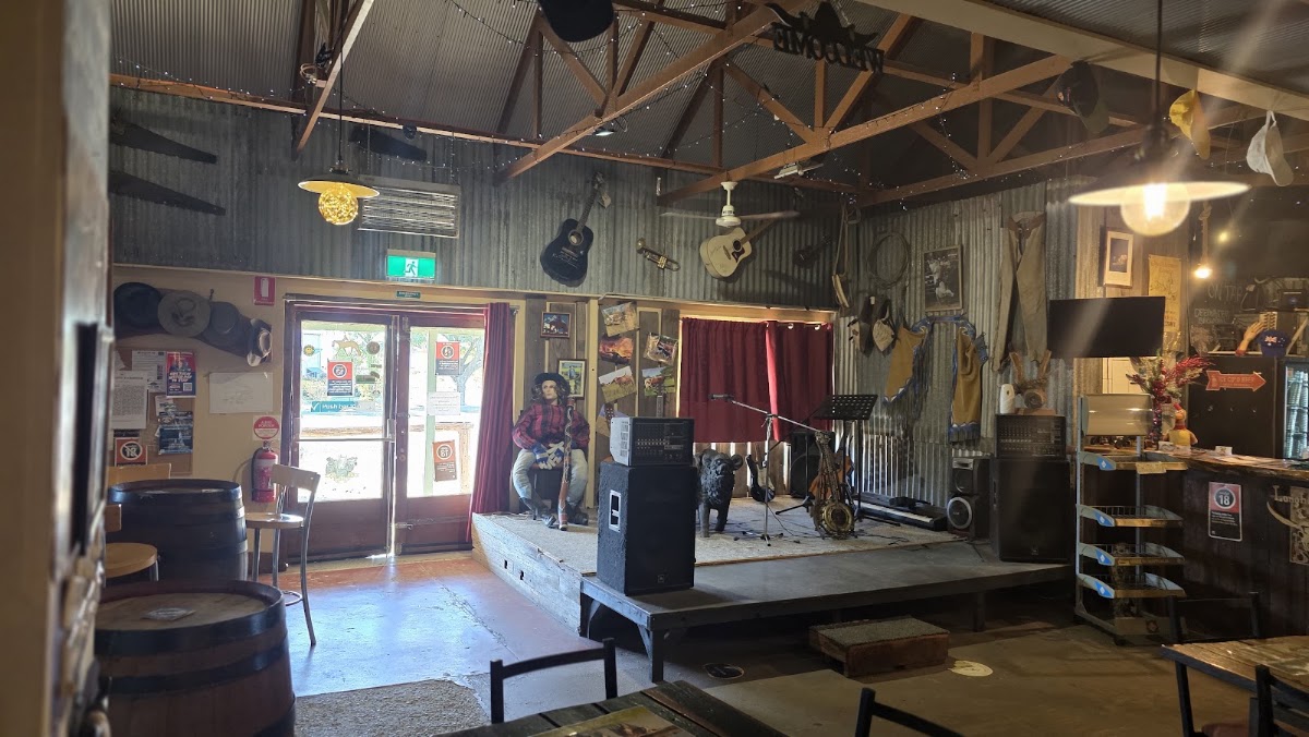 Deepwater Longhorn Bar Grill