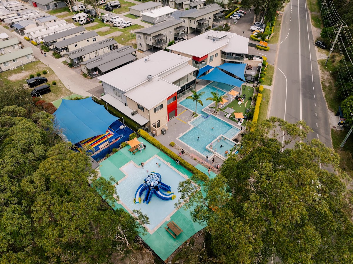 Middle Rock Holiday Resort