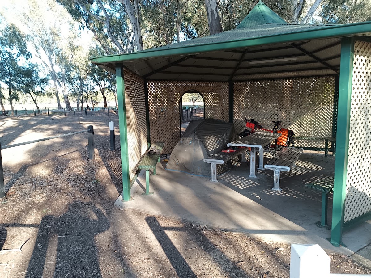 Lions Park Rest Area