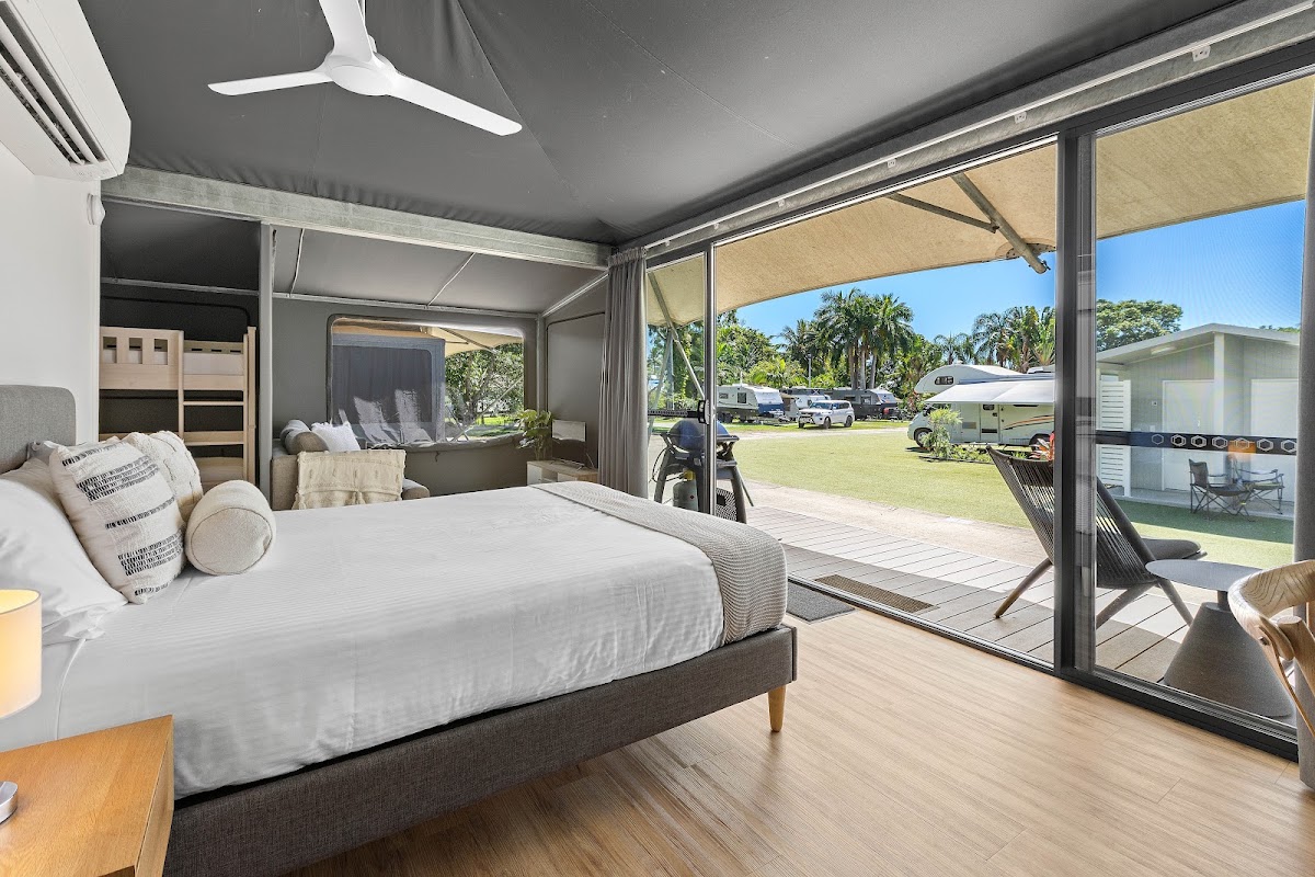 Island Gateway Holiday Park