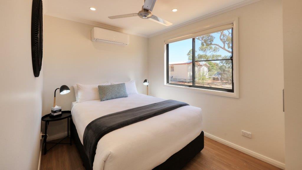 Lightning Ridge Caravan Park