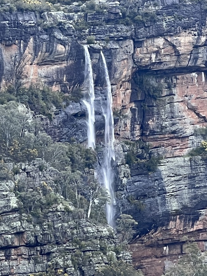 Dhadhadhong Falls