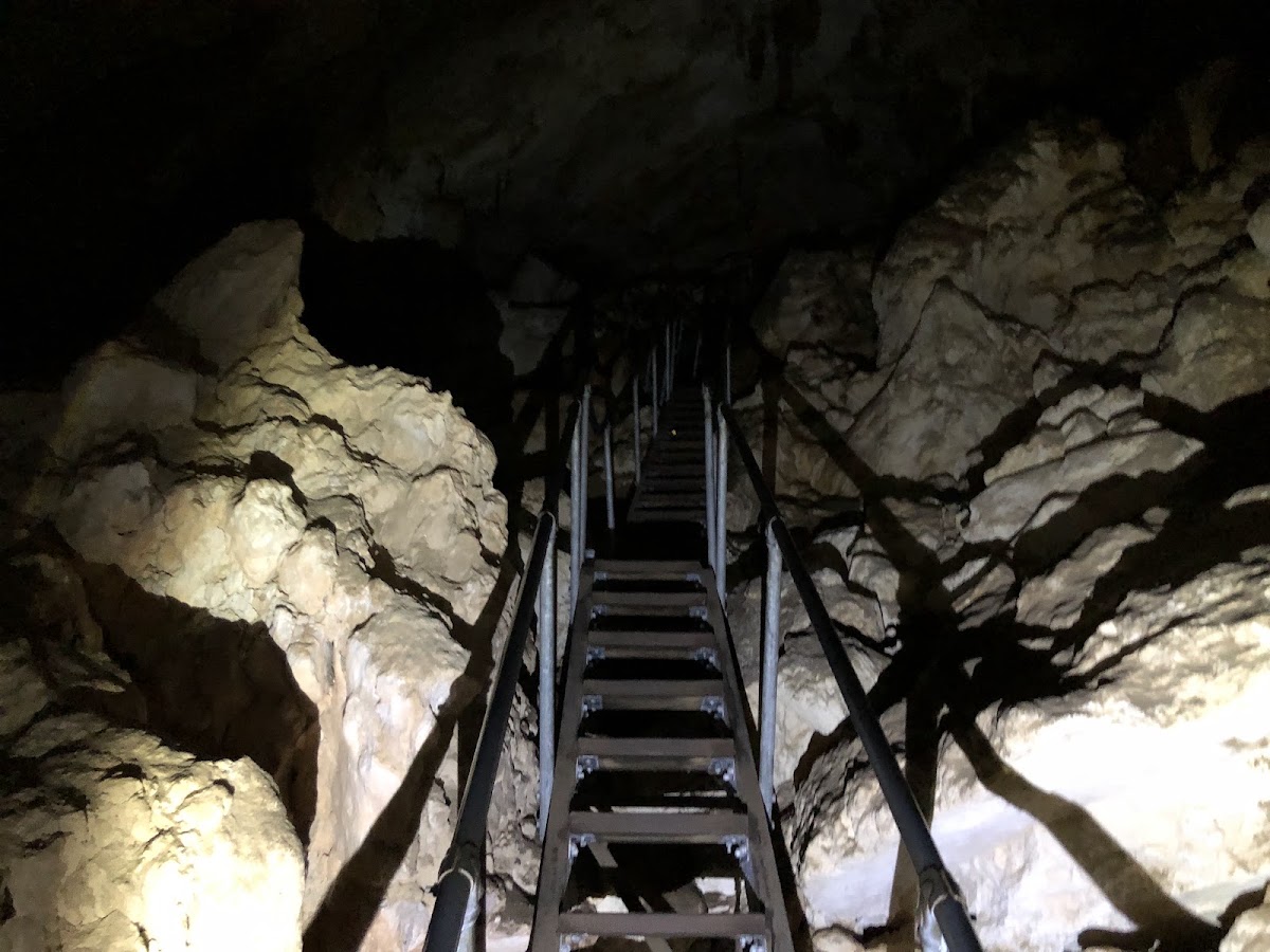Weebubbie Cave