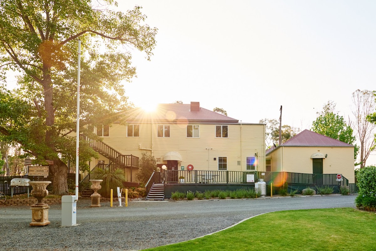 Tenterfield Lodge & Caravan Park