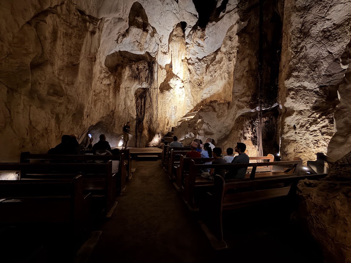 Capricorn Caves Tourist Park