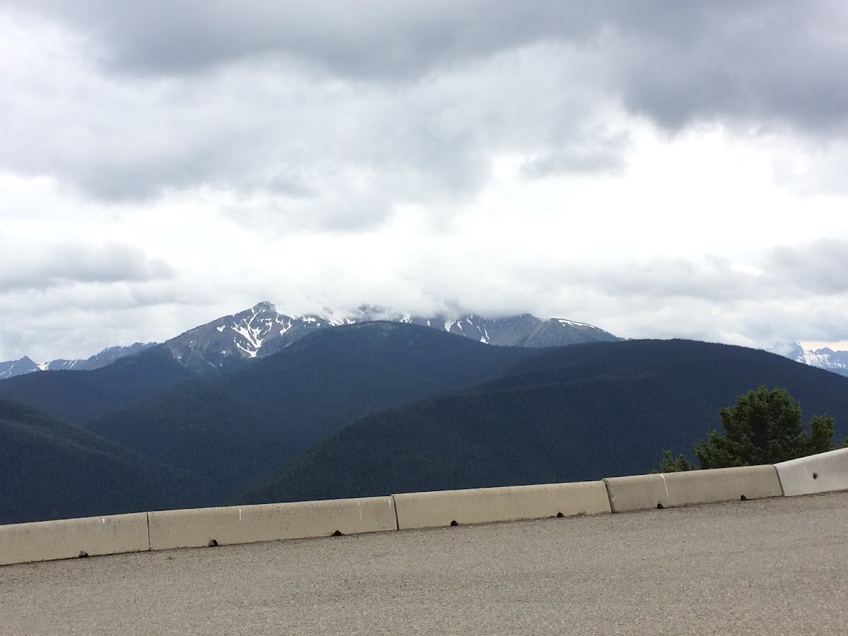 Cascades Lookout
