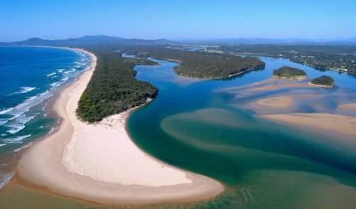 Gaagal Wanggaan (South Beach) National Park