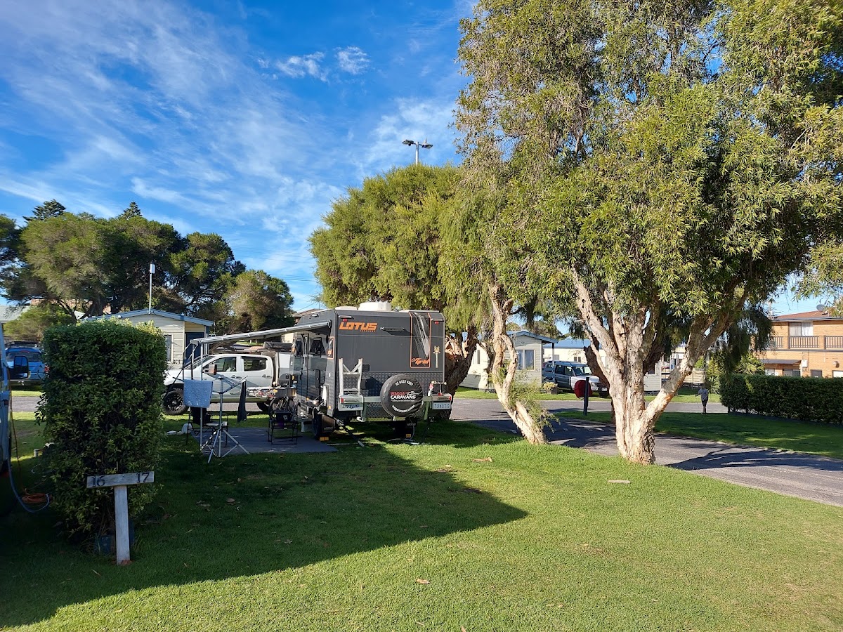 Marlo Caravan Park & Motel